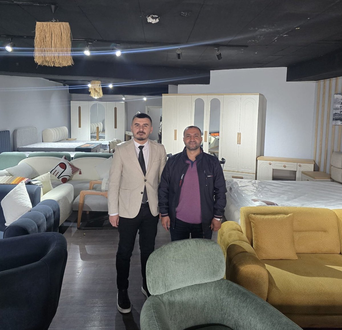 Erhan Akdoğan (@erhanakdogan56) on Twitter photo Önceki Dönem Esenler Gençlik Kolları Başkanımız kıymetli kardeşim <a href="/smterenn/">Samet EREN</a>'i işletmemizde misafir ettik.
Kıymetli Kardeşime ziyareti dolayısı ile teşekkür ediyorum. Önceki Dönem Esenler Gençlik Kolları Başkanımız kıymetli kardeşim <a href="/smterenn/">Samet EREN</a>'i işletmemizde misafir ettik.
Kıymetli Kardeşime ziyareti dolayısı ile teşekkür ediyorum.
