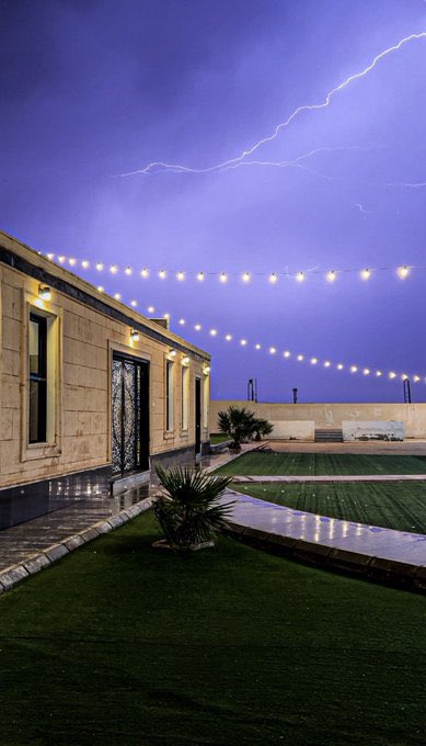 مع الاجواء الطيبة نقول: عسى المطر يغسل قلوب المخاليق / من همّها ، من غمّها ، من كدرها..