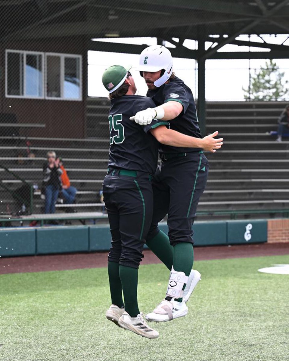 EMU_Baseball's tweet image. PSA🗣️

HARRISON TRAVIS DESTROYS BASEBALLS⚾️🫨💣

#EMUEagles | #HTR🔨🪨