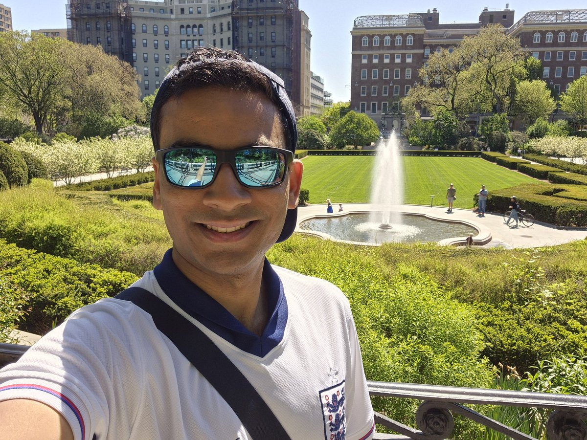 Amil Khan (@amilkhan) on Twitter photo New York 🍎 New York 🍎