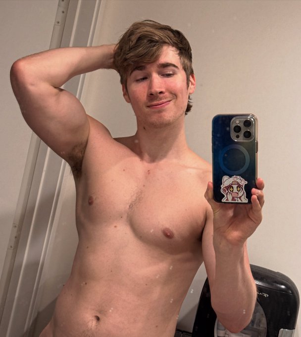 Watch Chris Stewart's leaked NSFW photo on TwXstars