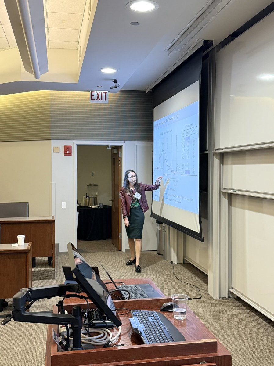 MFRProgram's tweet image. We’re delighted to have @luigi_bocola (Stanford/NBER) and Anna Cieslak (Duke) discuss the working paper, “Bond Market Views of the Fed.” Thanks to our participants for the engaging questions!
#EconTwitter
