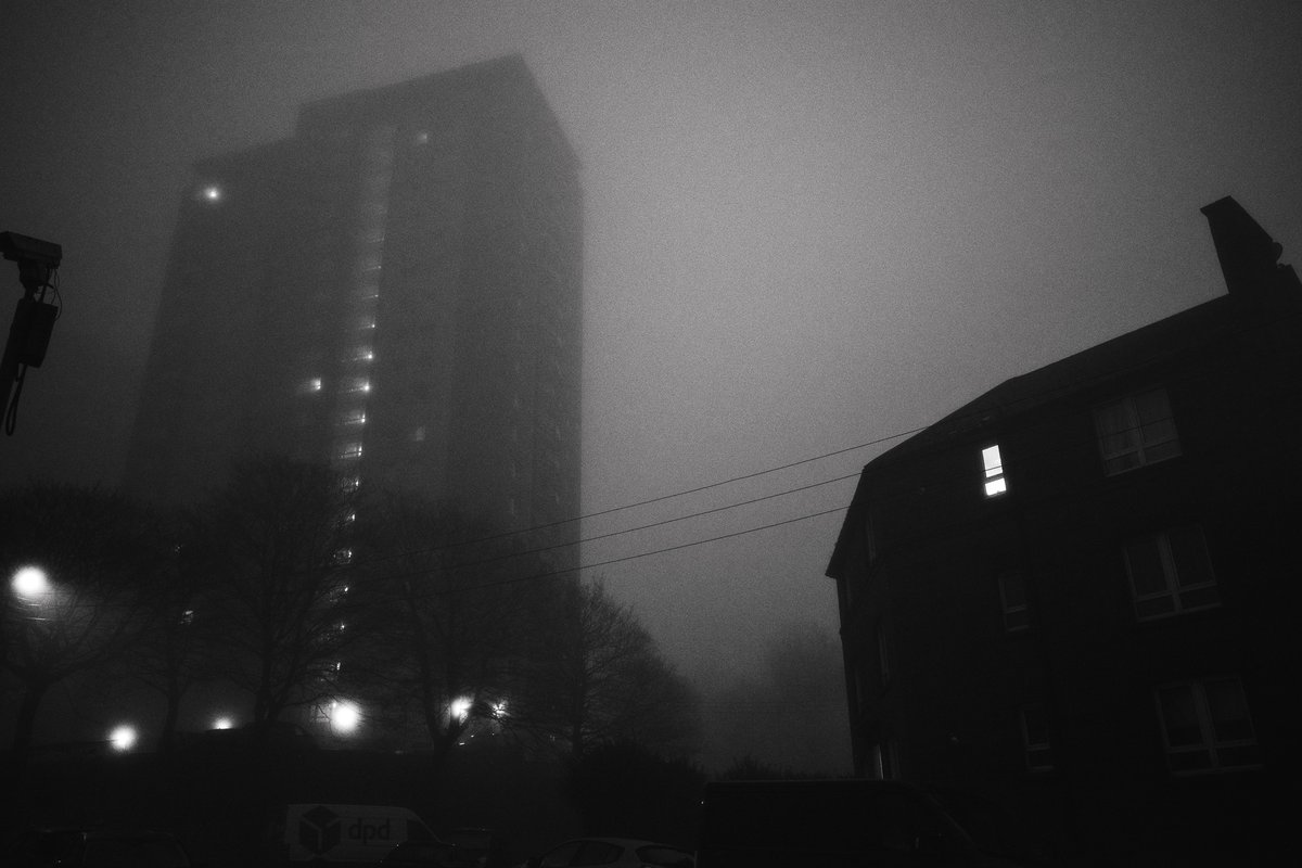 ZenoWatson's tweet image. Glasgow in the Fog