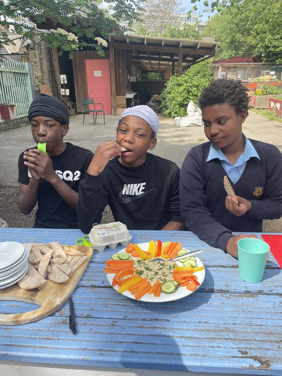 Haringey Learning Partnership (@haringeylp) on Twitter photo A colourful and healthy feast for our students <a href="/JamiesFarm/">Jamie's Farm</a> this week! 🥕 🫑 🥒 #ThisIsAP <a href="/OasisFarmSE1/">Oasis Farm Waterloo</a> A colourful and healthy feast for our students <a href="/JamiesFarm/">Jamie's Farm</a> this week! 🥕 🫑 🥒 #ThisIsAP <a href="/OasisFarmSE1/">Oasis Farm Waterloo</a>