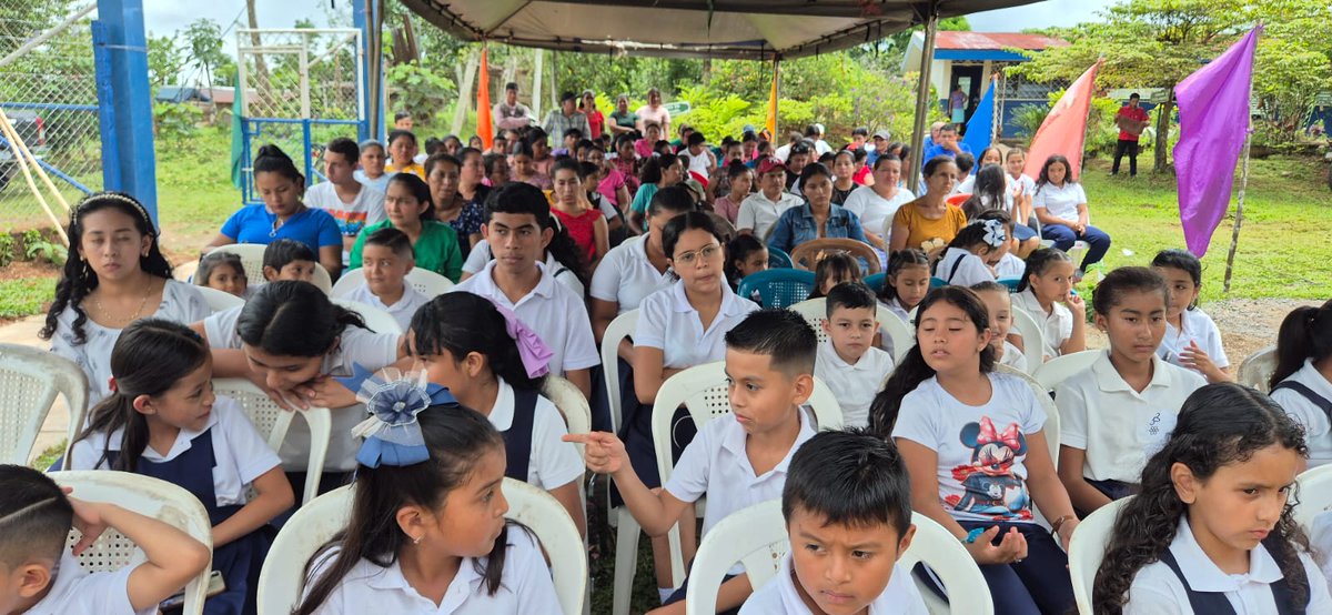 Adelante Siempre (@adelantesiempr_) on Twitter photo El Buen Gobierno Sandinista, a través de la Alcaldía del Poder Ciudadano y el <a href="/minednicaragua/">Ministerio de Educación Nicaragua</a>, realizó la inauguración de un aula en el Centro Escolar Salomón Ibarra Mayorga, ubicado en la Colonia Los Ángeles del municipio de #NuevaGuinea.❤️🖤 ✂️📚 El Buen Gobierno Sandinista, a través de la Alcaldía del Poder Ciudadano y el <a href="/minednicaragua/">Ministerio de Educación Nicaragua</a>, realizó la inauguración de un aula en el Centro Escolar Salomón Ibarra Mayorga, ubicado en la Colonia Los Ángeles del municipio de #NuevaGuinea.❤️🖤 ✂️📚
