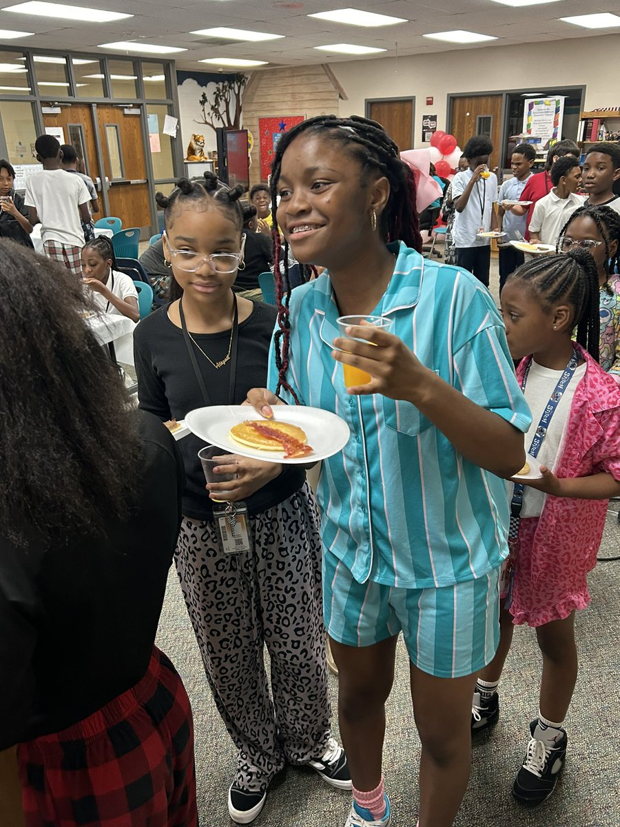 Rosa Parks/Millbrook Elementary (@rpm_issd) on Twitter photo 🧡🖤5th grade events have kicked off! Today the 5th graders enjoyed brunch in their pajama attire! 🧡🖤
<a href="/LancasterISD/">Lancaster ISD</a> 🧡🖤5th grade events have kicked off! Today the 5th graders enjoyed brunch in their pajama attire! 🧡🖤
<a href="/LancasterISD/">Lancaster ISD</a>