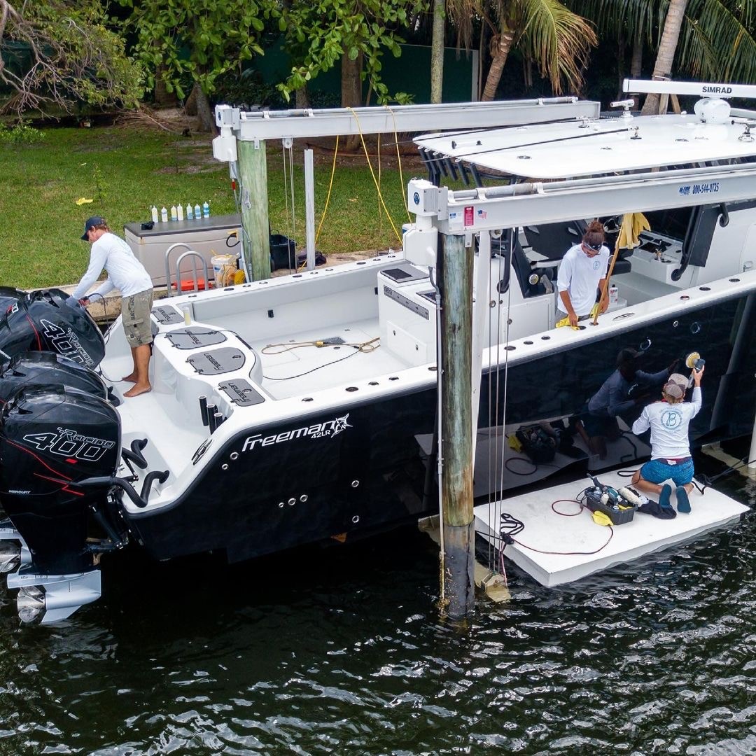 AccuDock's tweet image. AccuDock Work Floats provide a stable and safe platform for detailing your yacht or boat. With a non-skid UV-resistant surface, you can work comfortably and efficiently, knowing that your boat is protected. Order yours today!
accudock.com/product/work-f…
#accudock #workfloat