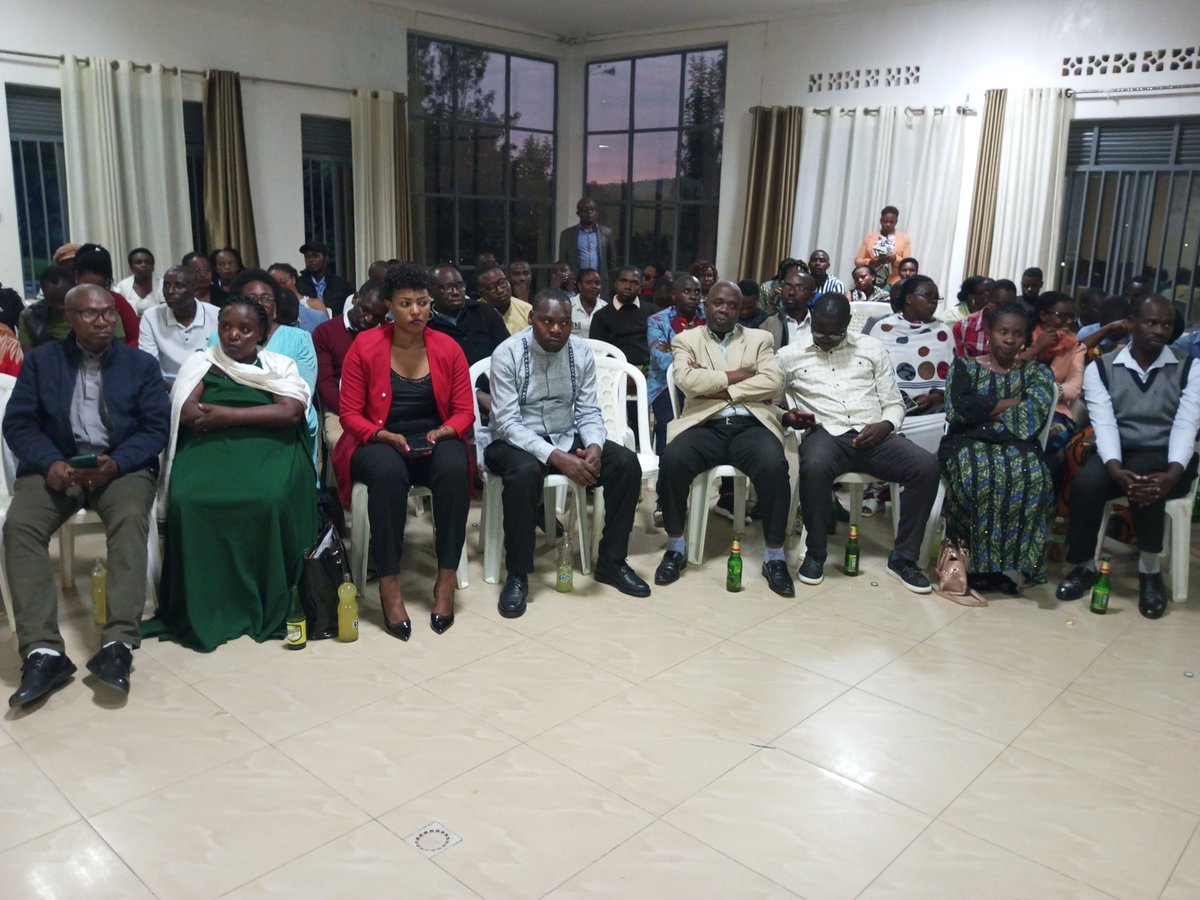 Dr KAGIMBANGABO JMV, DG <a href="/KigemeHospital/">Kigeme Hospital</a> yahaye abakozi ikiganiro kijyanye n'umunsi Mpuzamahanga w'Umurimo ufite insanganyamatsiko igira iti" Ihangwa ry'Umurimo, Intego Dusangiye". Yagize ati"Byose tuzabigeraho Kandi icyita rusange ni imibereho myiza y'umuturage wese uko yakabaye.