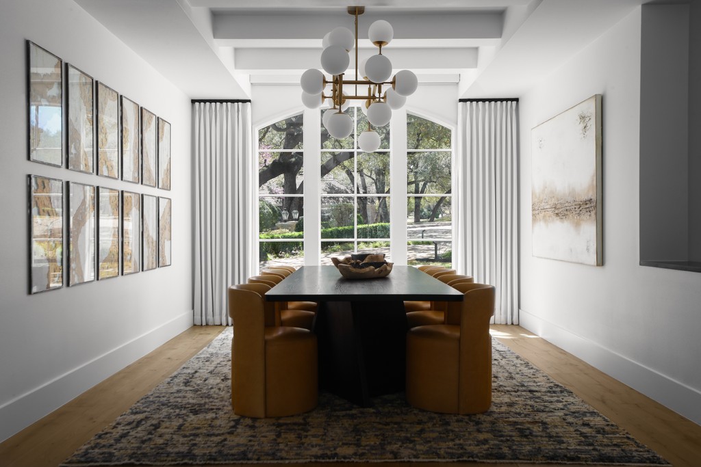 WareRealEstate's tweet image. Welcome to Sparkling Brook Lane, a fully re-imagined estate in West Rim Estates. This 5-bedroom smart home stuns with designer interiors, luxury finishes, and resort-style outdoor living. 
🔗 More at SparklingBrookLane.com
📍 Price Upon Request