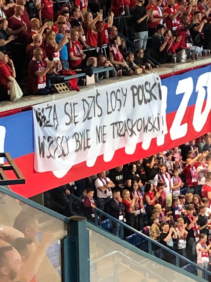 Avanti_1989's tweet photo. Wisła Kraków dzisiaj.

Fot. Wiślaccy Patrioci https://t.co/ttWB2TLefX