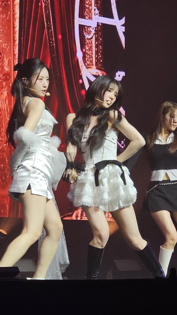 The Kpop Geek tweet media