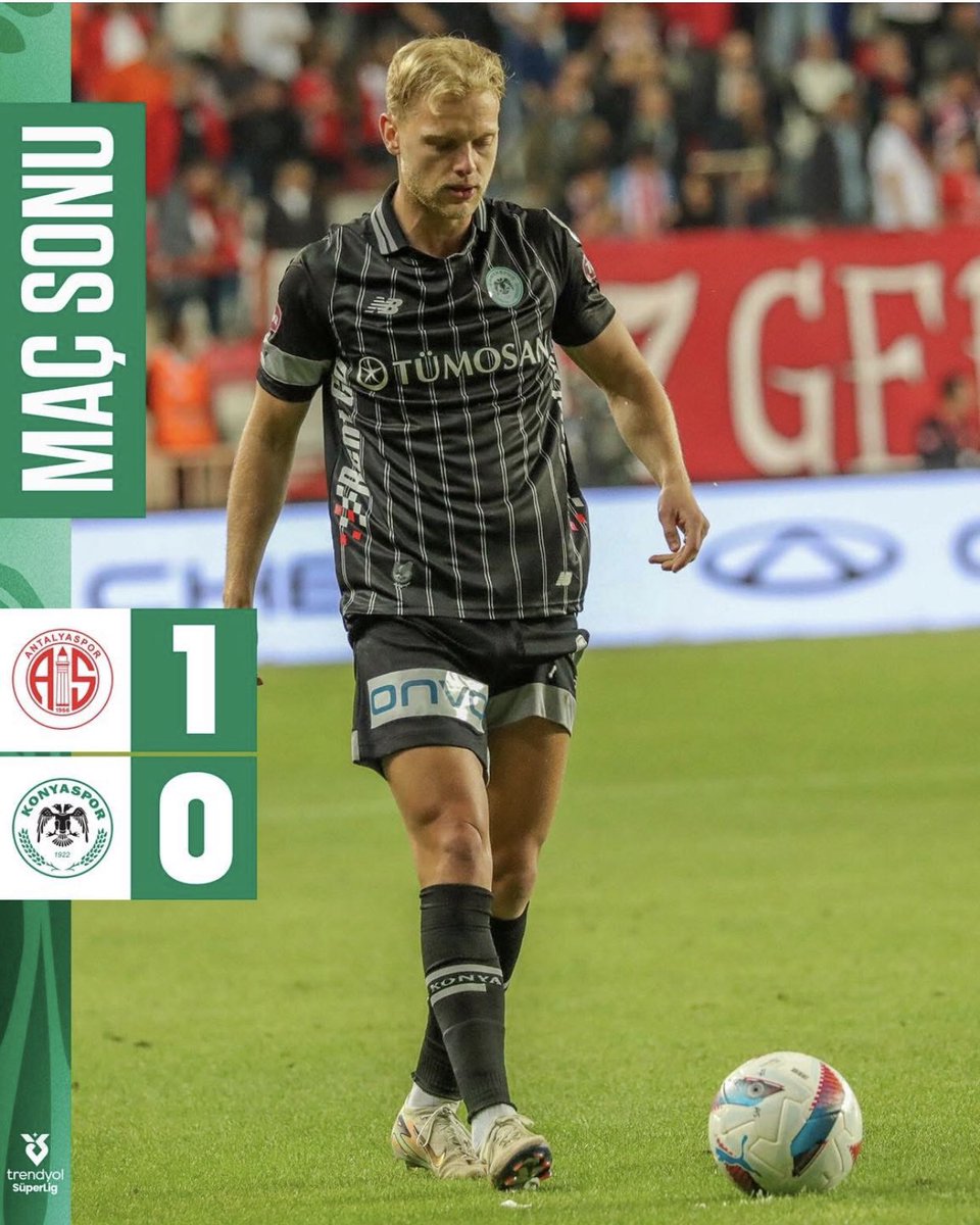 Bu na ne derler’
Pisi  pisine yenidik  derler maalesef  
Böyle bir  maçtı  akşam 
Bu yenilgiler inan çok üzülüyor her kesimi 
Kabullenemiyorum 
#ANTvKNY