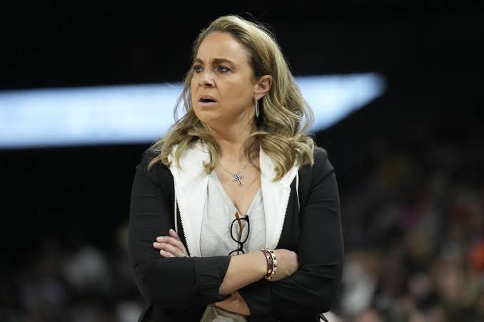 BancoDoPop's tweet photo. Além disso, muitos nomes que hoje são técnicos, já passaram pelas mãos de Pop: Steve Kerr, Monty Williams, Mike Budenholzer, Brett Brown e Becky Hamon são alguns nomes.
+ https://t.co/kVxMWU07OI