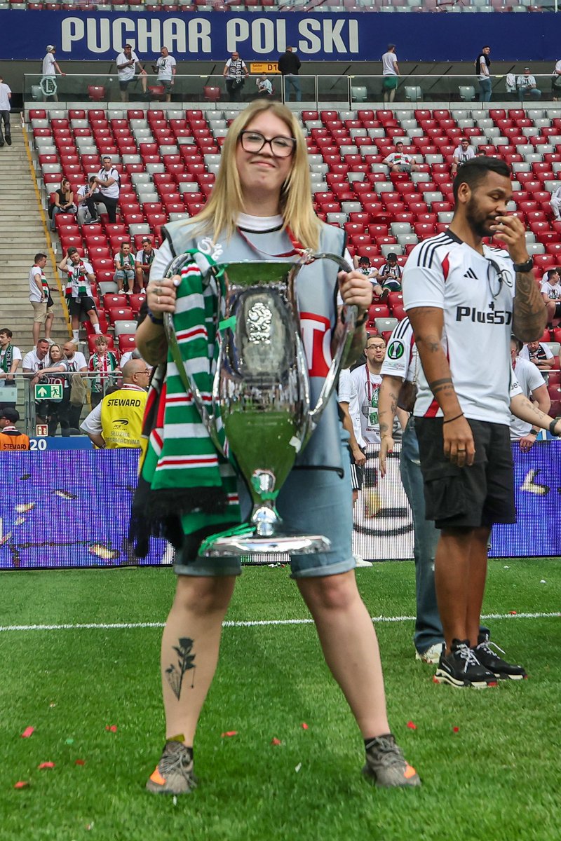 Kasiaa1916's tweet image. Wdzięczność! 🥹🫶🏻
#legia #legiawarszawa #PucharJestNasz #pucharpolski #pzpn