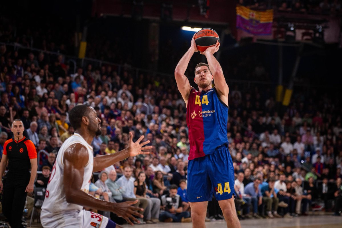 berni alvarez (@b5alvarez) on Twitter photo 🔥🏀 Quin orgull, el <a href="/FCBbasket/">Barça Basket</a>! Amb caràcter, intensitat i talent han demostrat que es pot. Enhorabona al cos tècnic, als jugadors i a l’afició.
A Mònaco hi serem amb tot!
#ForçaBarça #Eurolliga #Esportcat 🔥🏀 Quin orgull, el <a href="/FCBbasket/">Barça Basket</a>! Amb caràcter, intensitat i talent han demostrat que es pot. Enhorabona al cos tècnic, als jugadors i a l’afició.
A Mònaco hi serem amb tot!
#ForçaBarça #Eurolliga #Esportcat
