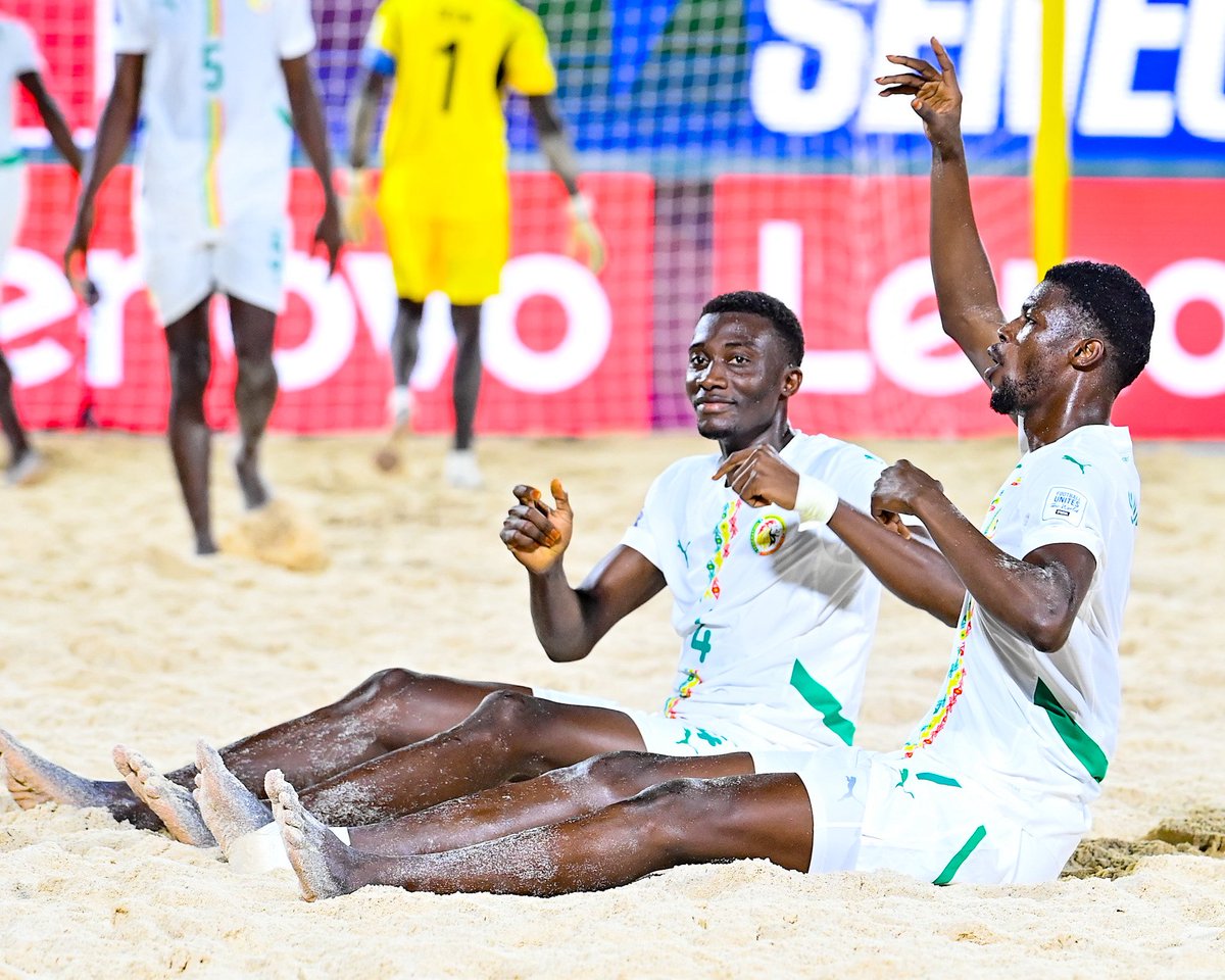 AbdelkaderSene3's tweet photo. #FIFAWCBS2025 | Entrée en lice réussie pour nos Lions de plage, vainqueurs 4-1 contre l’Espagne. Prochain rendez-vous : ce dimanche 4 mai face à Tahiti. 🇸🇳🔥 https://t.co/an9xdNwAxI