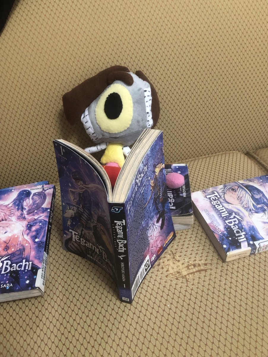 Bachi2024's tweet photo. Here I am reading Tegami Bachi for the tenth time :)🐝✉️ https://t.co/7ahF8PfXPc
