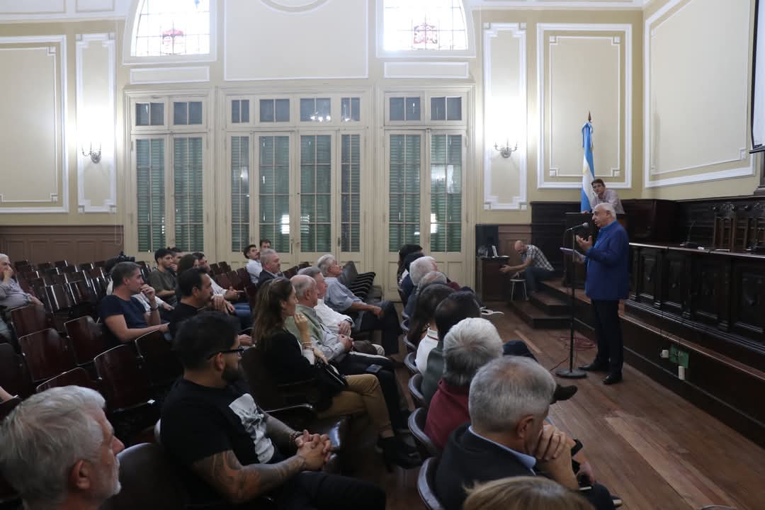 monapybsas's tweet photo. 📍 Monapy Buenos Aires presente en el conversatorio "Las PyMEs del siglo XXI" en la @unlitoral. Se debatió sobre el rol de las PyMEs, la IA y el emprendedurismo. 📘 Además, se presentó el libro "Un empresario Pyme en el desarrollo de la Argentina" de Antonio Boustani.
#MonapyBsAs https://t.co/5xoNBrWiOJ
