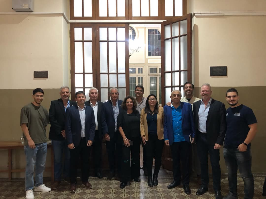 monapybsas's tweet photo. 📍 Monapy Buenos Aires presente en el conversatorio "Las PyMEs del siglo XXI" en la @unlitoral. Se debatió sobre el rol de las PyMEs, la IA y el emprendedurismo. 📘 Además, se presentó el libro "Un empresario Pyme en el desarrollo de la Argentina" de Antonio Boustani.
#MonapyBsAs https://t.co/5xoNBrWiOJ