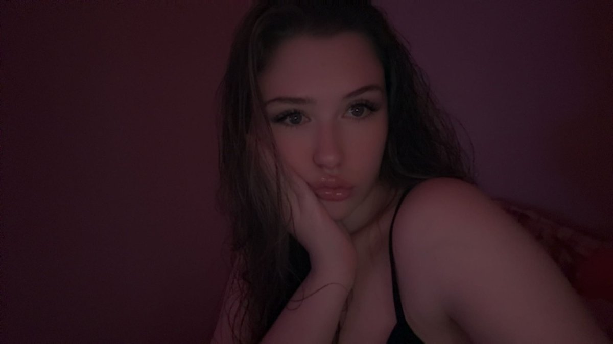 KatelynXoXo7's tweet photo. 🤭 https://t.co/bT4CidL4nb