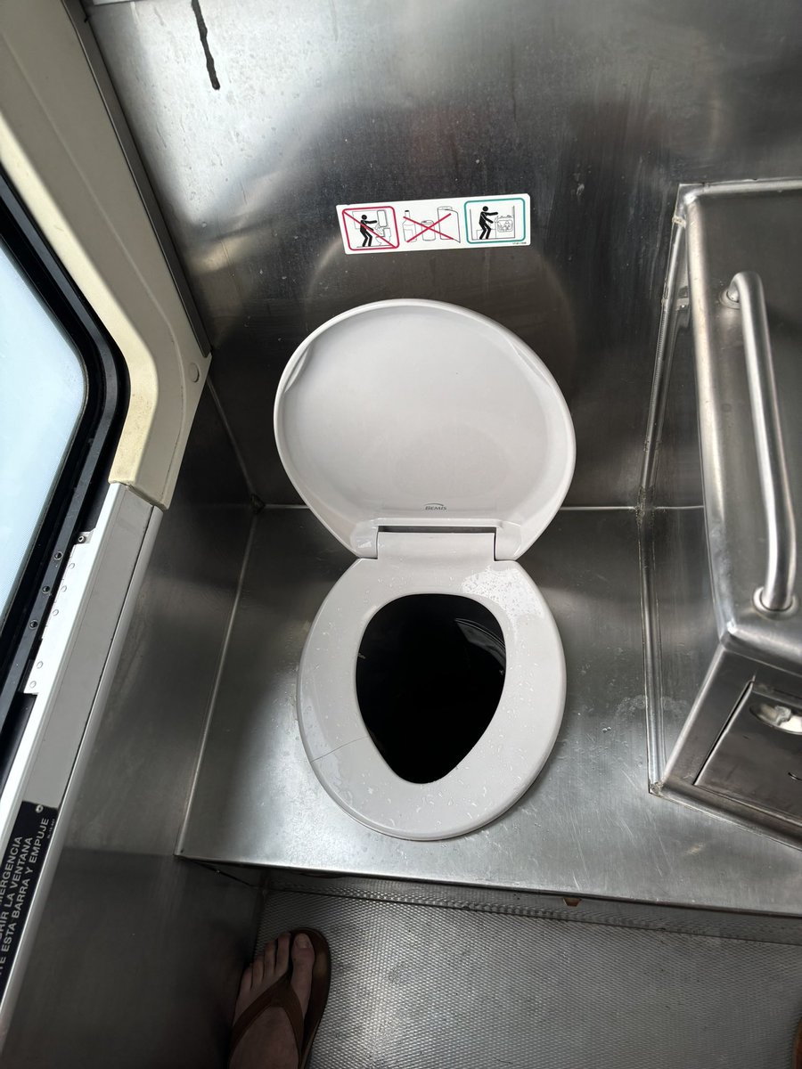 Call me Picasso the way I just painted this pisser with urine