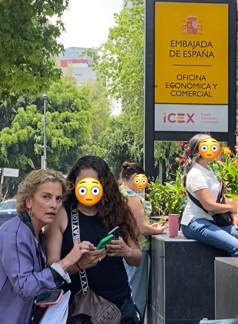 Marco Levario Turcott (@arouet_v) on Twitter photo Si la información se confirma, el gobierno y el Rey de España podrían exigirle una disculpa a Beatriz Gutiérrez Müller (<a href="/BeatrizGMuller/">Beatriz Gutiérrez Müller</a>) antes de otorgarle la nacionalidad. Y luego, como corresponde con el protocolo español, la esposa del ex presidente tendrá que jurar lealtad al Si la información se confirma, el gobierno y el Rey de España podrían exigirle una disculpa a Beatriz Gutiérrez Müller (<a href="/BeatrizGMuller/">Beatriz Gutiérrez Müller</a>) antes de otorgarle la nacionalidad. Y luego, como corresponde con el protocolo español, la esposa del ex presidente tendrá que jurar lealtad al