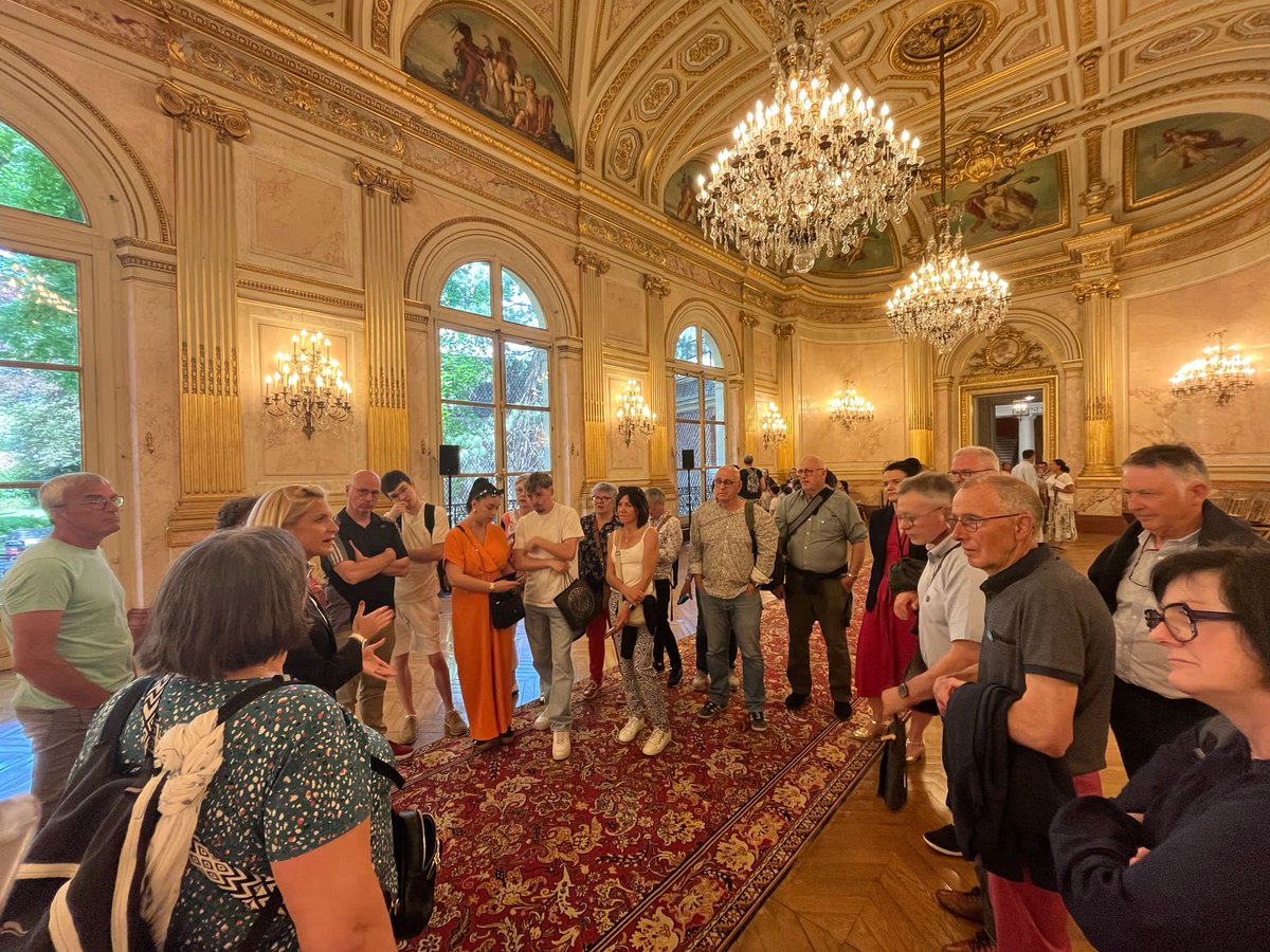 Mel_Thomin's tweet image. 🏛 Accueil d'une délégation des retraités #UNSA Territoriaux du #Finistère, pour une visite conviviale et sous le soleil parisien.
🤝 Très grande fierté de faire découvrir l'@AssembleeNat à ces représentants syndicaux au service de nos collectivités locales et de leurs agents.