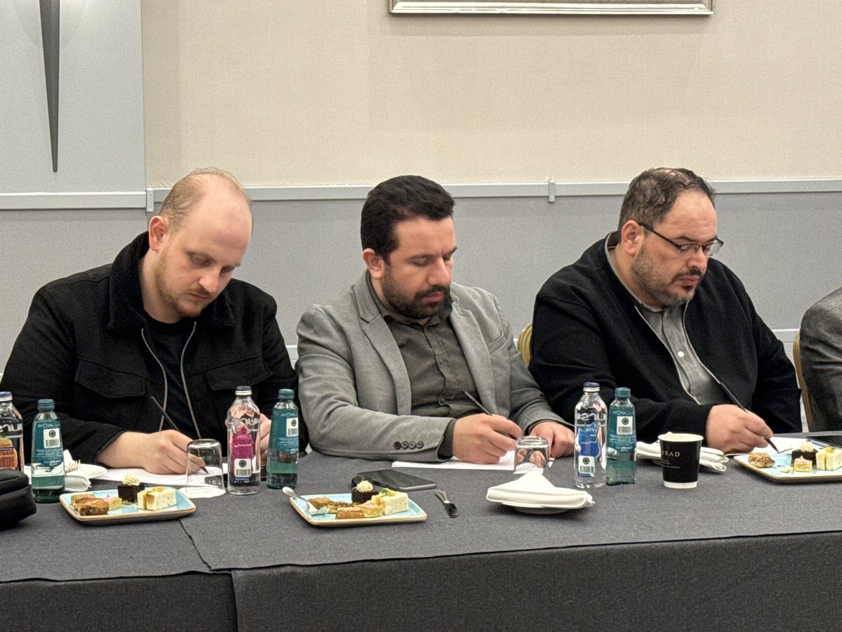 لقاء في إسطنبول مع وزير الطاقة الحالي ورئيس الحكومة السابق السيد محمد البشير، حيث تمّت مناقشة واقع قطاع الطاقة والبنية التحتية في سوريا، بالإضافة إلى فرص الاستثمار الممكنة في المرحلة المقبلة.