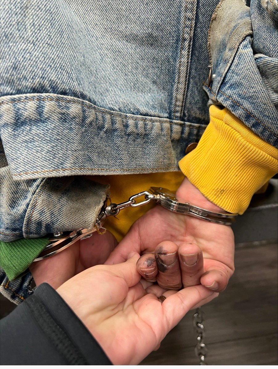LAPD Central Division (@lapdcentral) on Twitter photo ā#DTLA taggersā¦weāve been watching and now we are coming for you. #TaskforcePyramid @lapdcentralGIT #relentless pursuitā <a href="/LAPDETingirides/">Emada E. Tingirides</a> <a href="/LAPDCARRANZA/">Lillian L. Carranzašŗšø</a> <a href="/LAPDHQ/">LAPD HQ</a> ā#DTLA taggersā¦weāve been watching and now we are coming for you. #TaskforcePyramid @lapdcentralGIT #relentless pursuitā <a href="/LAPDETingirides/">Emada E. Tingirides</a> <a href="/LAPDCARRANZA/">Lillian L. Carranzašŗšø</a> <a href="/LAPDHQ/">LAPD HQ</a>