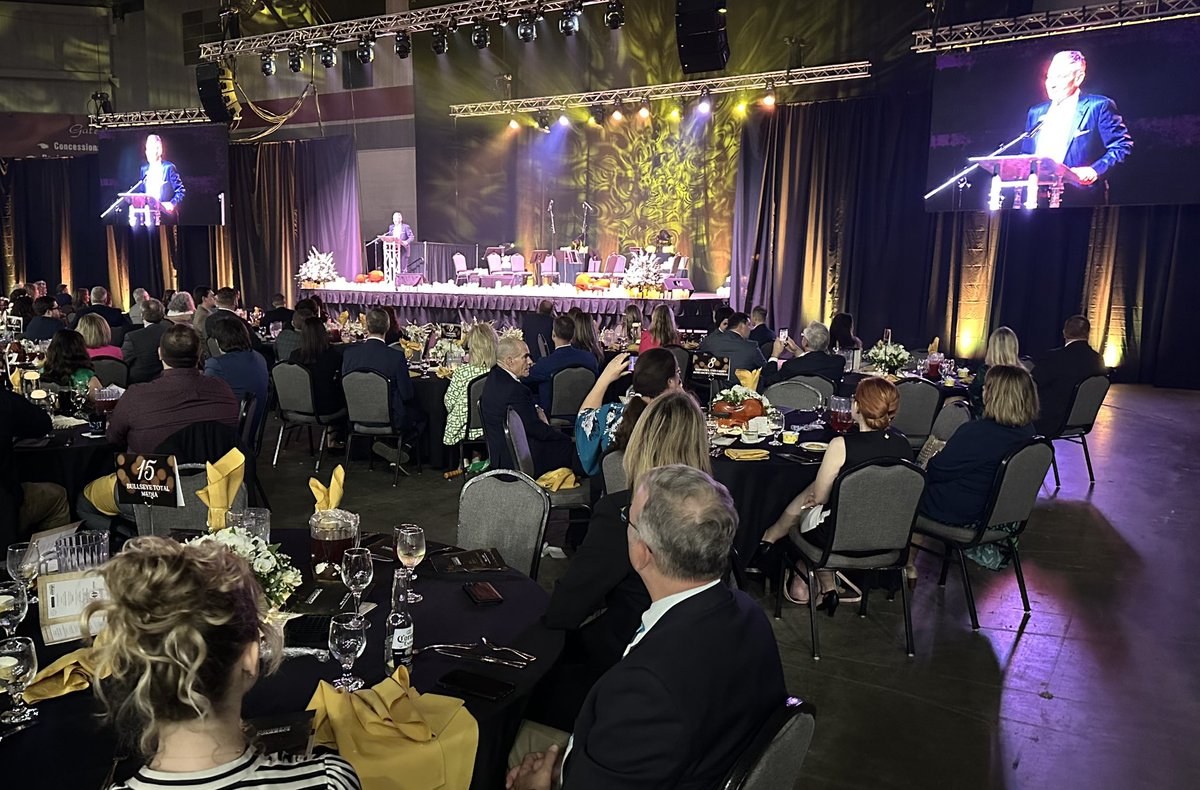 So proud of my friend &amp; fellow Son of <a href="/marshallu/">Marshall University</a> Toney Stroud as he accepted last night’s Stephen G. Roberts Leadership Award from the <a href="/HWVChamber/">Huntington Regional Chamber of Commerce</a> at their annual dinner. The comments by <a href="/MarshalluPres/">President Brad D. Smith</a> about Toney were right on target. Well deserved &amp; congrats, Toney!! 💚🦬👍