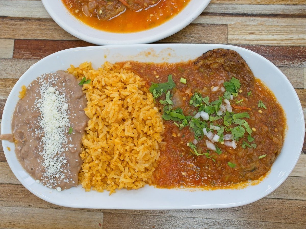 AdpCall's tweet image. Mexican food (refried beans, rice, stuffed pepper)
.
.
#podium #vero #pictas #raw #pixeo #food #mexican_food #cuisine_captures