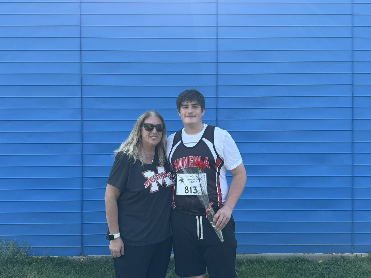 Congratulations to our Spring Track and Field Seniors! Thanks for your hard work and dedication to the team. We wish you the best of luck! 👟🥇🥈🥉🎓 <a href="/mineolahs/">Mineola High School</a> <a href="/MineolaAD/">MineolaAthletics</a> #MineolaProud