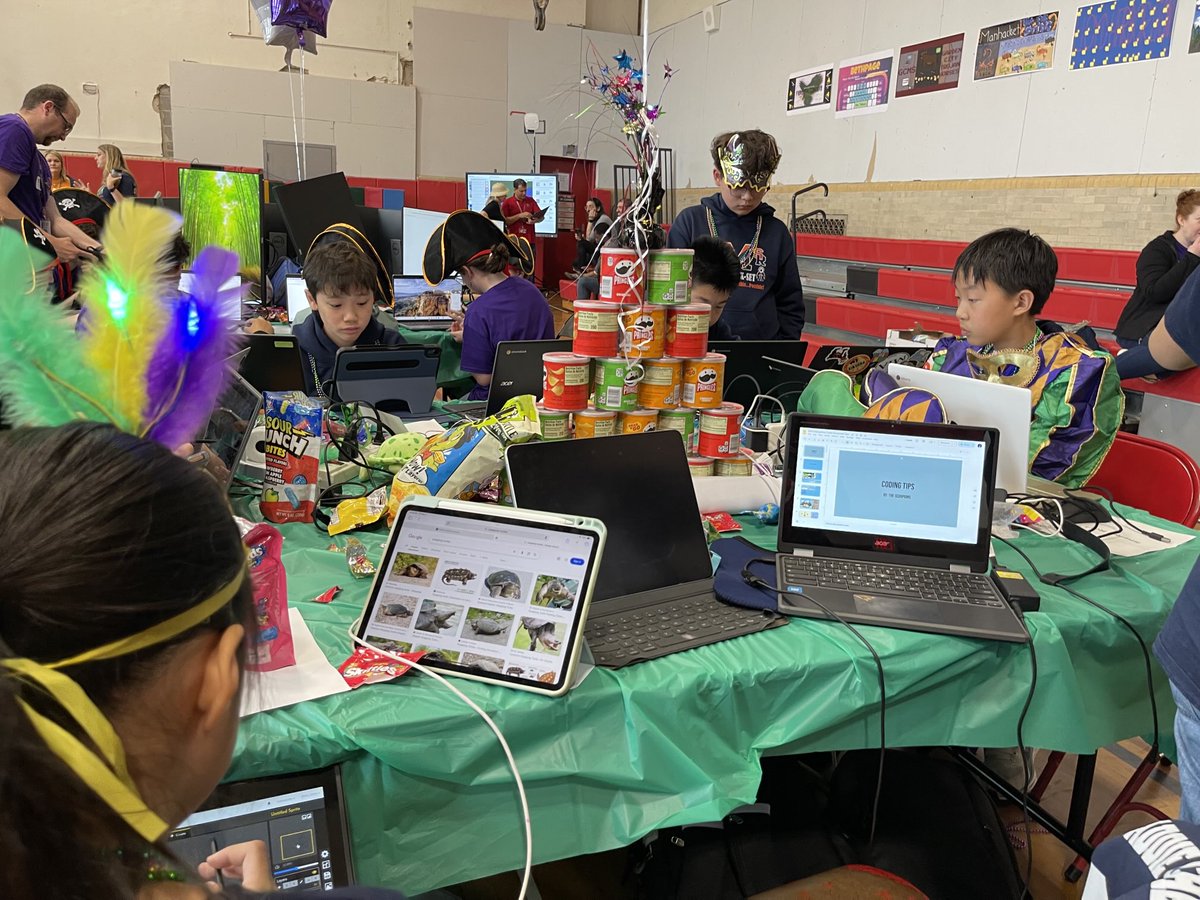 CanUCode's tweet image. If you are not at the ⁦@kid_OYO⁩ #Code Conquest hackathons you are missing something truly special.🏆