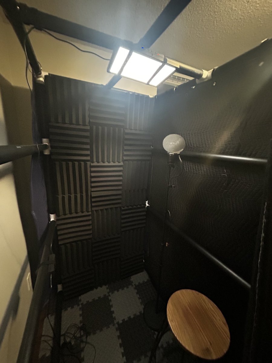 mmgfvo's tweet photo. Figure I’d share my DIY vocal booth with my fellow #voiceactors. Put this together in February and it has seriously upped my game. I’m proud of it! And can actually move around 😅

Still looking for ways to improve everyday https://t.co/oHYvOYBZMt