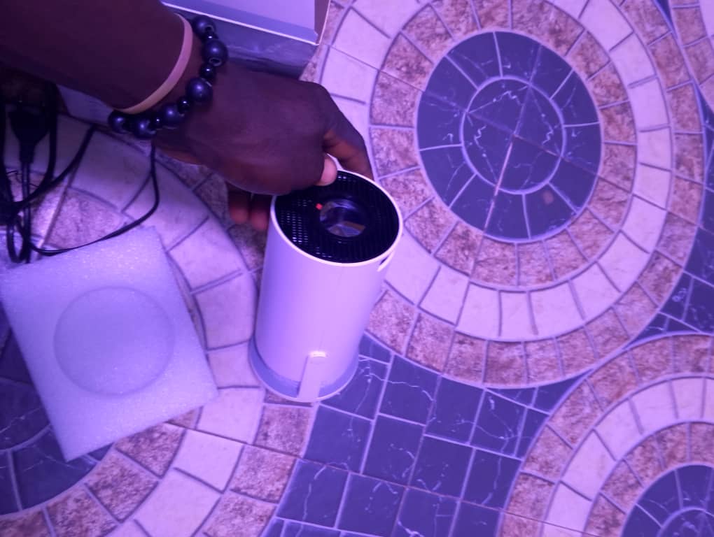 DeclutterbyGugu's tweet photo. ITEM: Game projector ( 2 in 1 professional chip)

Brand new

PRICE: 170k

LOCATION: Iperu Remo, Ogun State.

DEFECT: NONE https://t.co/zy5jar6B4G