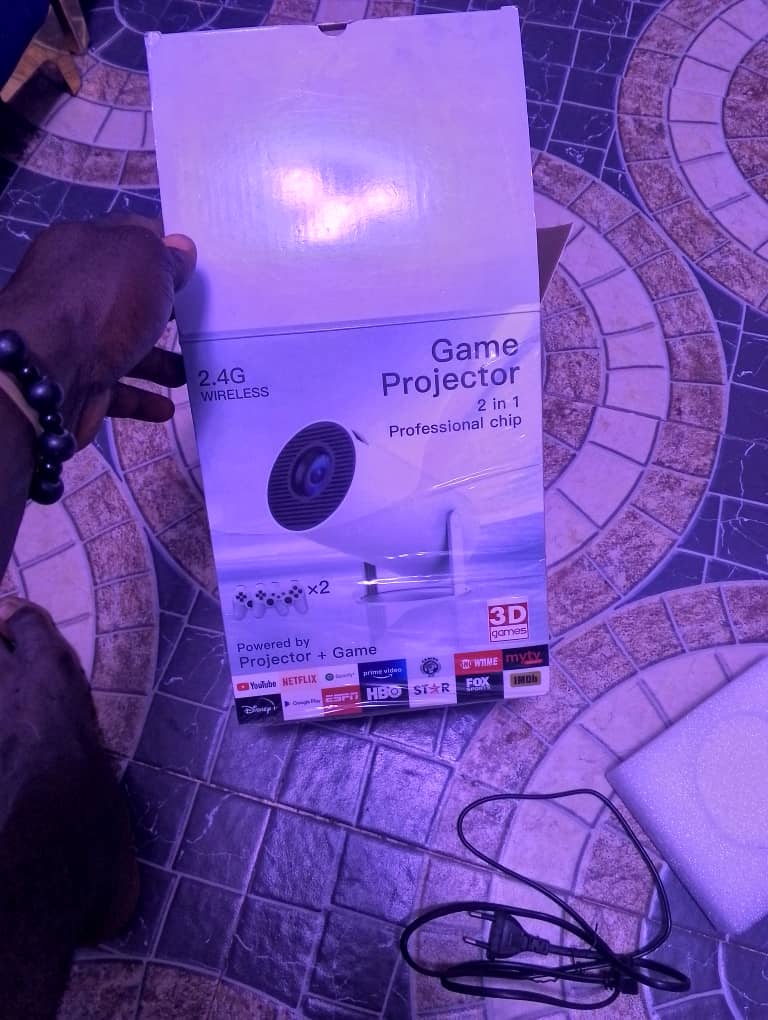 DeclutterbyGugu's tweet photo. ITEM: Game projector ( 2 in 1 professional chip)

Brand new

PRICE: 170k

LOCATION: Iperu Remo, Ogun State.

DEFECT: NONE https://t.co/zy5jar6B4G