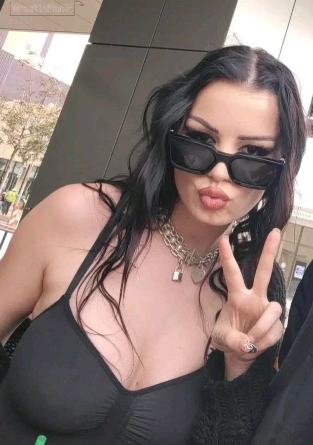Saraya 

the goth who likes it rough

very submissive, can be bratty.

literate and descriptive 

lesbian, femdom / trans optional 

limitless || taboo &amp; lewd roleplay || 

don’t be so shy, come my way; i don’t bite. 😉😺

REPOST for a dm 😺