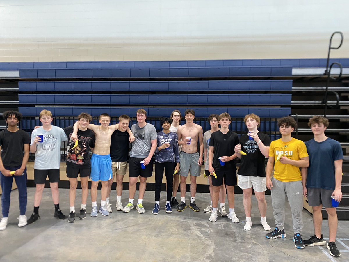 Our spring lifters went through the preview for our Navy Seal workout next week. It was a great way to end the week with some competition. Chocolate milk and bananas for recovery. So proud of their efforts this off season. 

#RollStorm #FamilyAlways