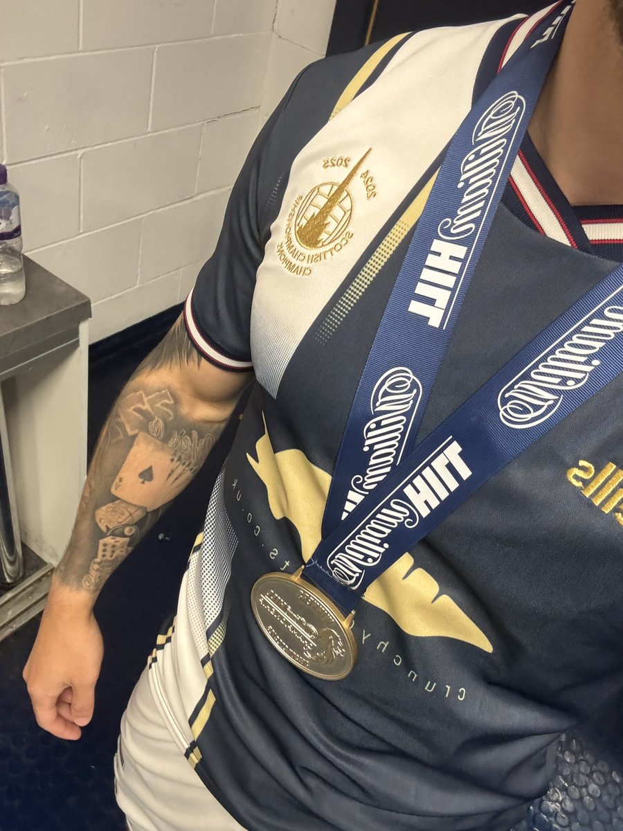 leonmccann16's tweet image. Felt so nice, we had to do it twice 🏆 🏆