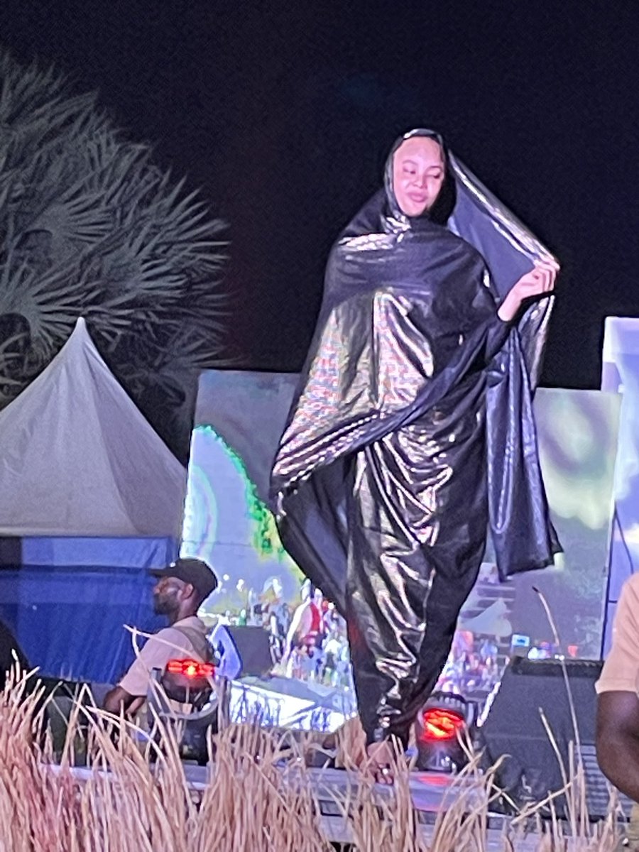 Catherine Inglehearn (@cminglehearn) on Twitter photo Une super belle soirée mode et culture du #Niger 🇳🇪 grâce à #GalaMode de #Hadyline. La créativité nigérienne bien en évidence. <a href="/UKinNiger/">UK in Niger 🇬🇧🇳🇪</a> Une super belle soirée mode et culture du #Niger 🇳🇪 grâce à #GalaMode de #Hadyline. La créativité nigérienne bien en évidence. <a href="/UKinNiger/">UK in Niger 🇬🇧🇳🇪</a>