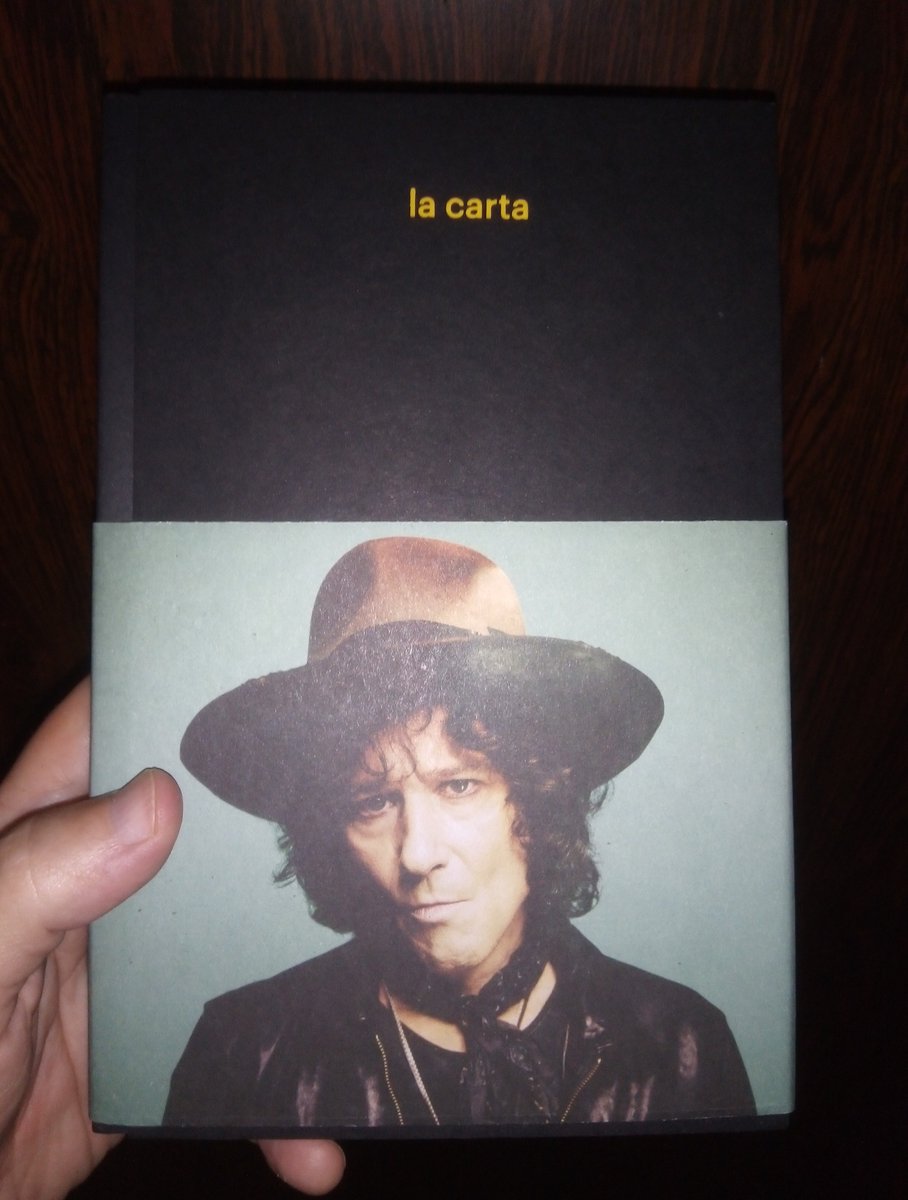 Jesús Santana (@jesantana1976) on Twitter photo Una de mis influencias es <a href="/bunburyoficial/">Enrique Bunbury</a> desde su época con Héroes del Silencio, su carrera solista es un mar de oro. Sus libros de poesía son obras maravillosas y ahora leo "La carta" editado por <a href="/liburuak_libros/">liburuak_libros</a>. Una edición hermosa como objeto. Grandes Liburuak. Una de mis influencias es <a href="/bunburyoficial/">Enrique Bunbury</a> desde su época con Héroes del Silencio, su carrera solista es un mar de oro. Sus libros de poesía son obras maravillosas y ahora leo "La carta" editado por <a href="/liburuak_libros/">liburuak_libros</a>. Una edición hermosa como objeto. Grandes Liburuak.