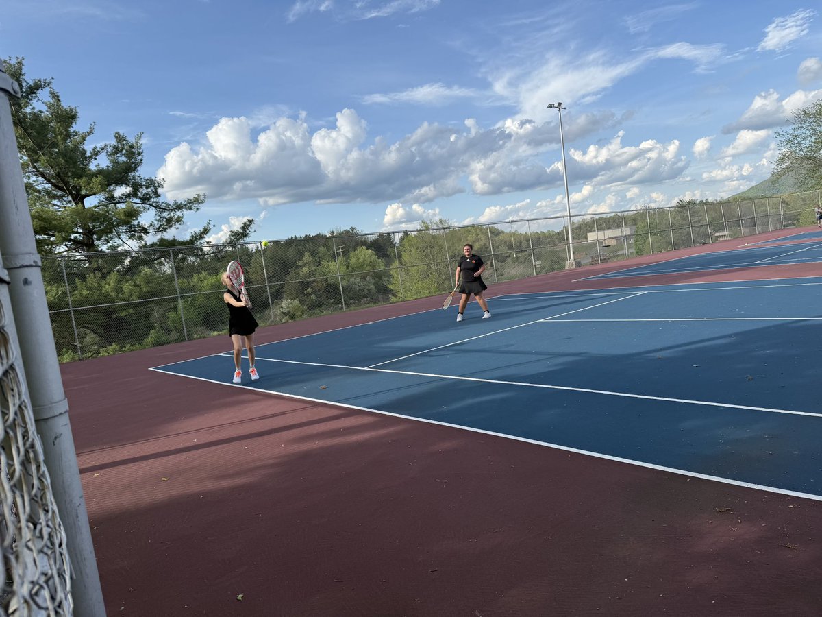 HonakerTigers's tweet photo. VHSL Varsity Girls Tennis 🎾 
Final: Honaker 9 Hurley 0
#hhs #tigers https://t.co/c99mDhTwC2