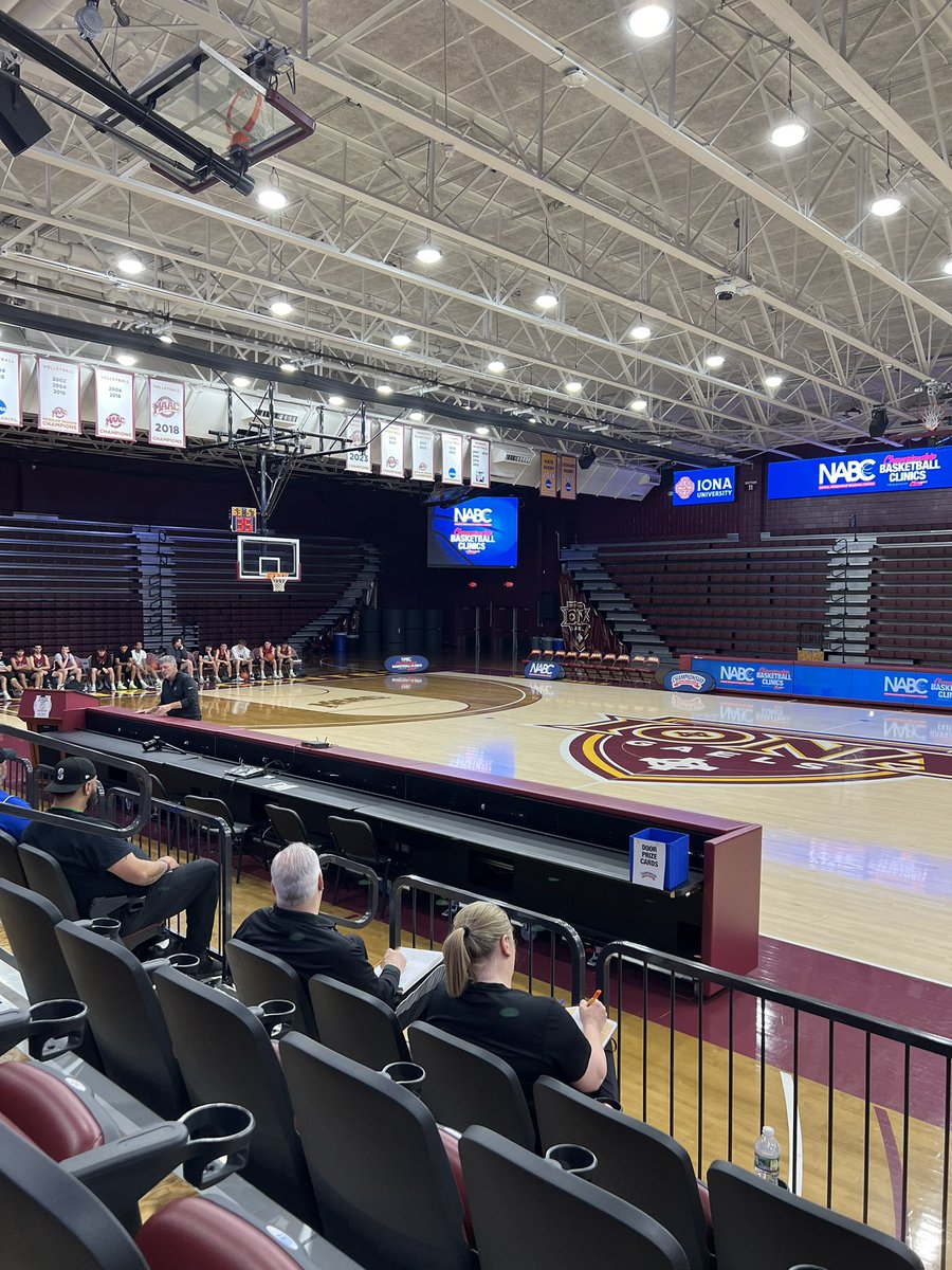 josh_dietrich03's tweet image. At Iona University for @NABC1927 Coaches Clinic. Looking forward to a great few days of Basketball!