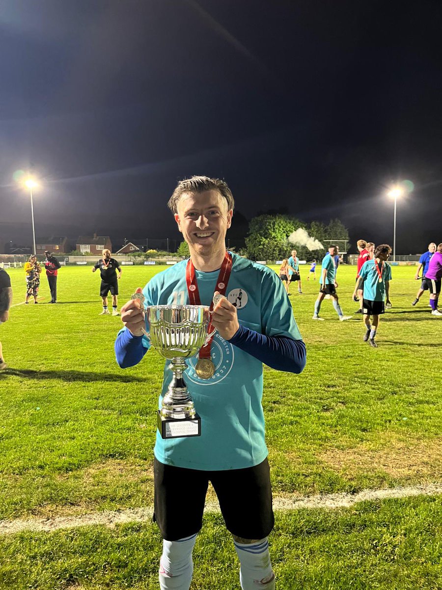 SamBeck77's tweet image. What a day nothing like winning a cup with some life long friends feeling never better 💙