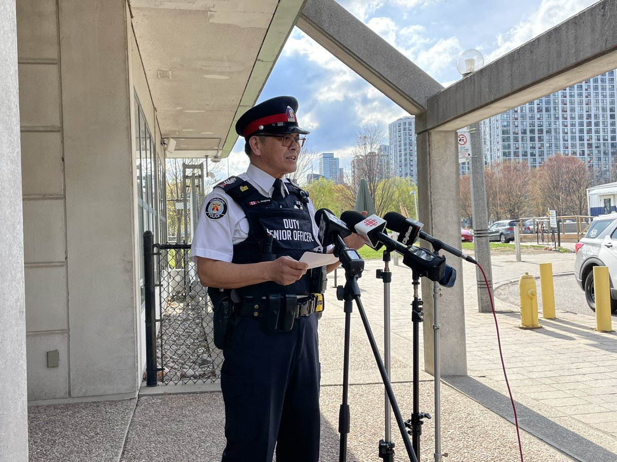Duty Insp. Lhawang Jongdong tells us a small privately owned plane crashed into Lake Ontario just metres away from the shoreline this afternoon. 

The lone occupant, an emergency doctor who was on his way to a medical call in Pembrooke, suffered minor injuries.