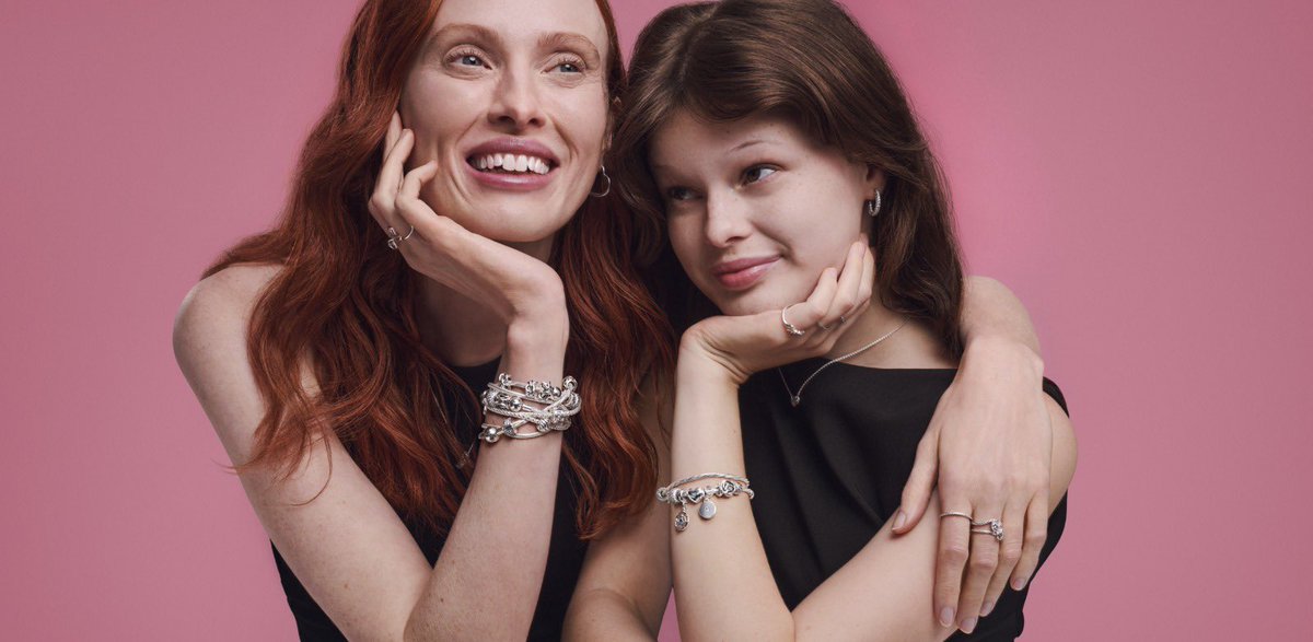revistafucsia's tweet photo. Pandora celebra el amor eterno con joyas que abrazan el alma este Día de la Madre…https://t.co/hD7S1OE3s4 https://t.co/3JnrjDKogh