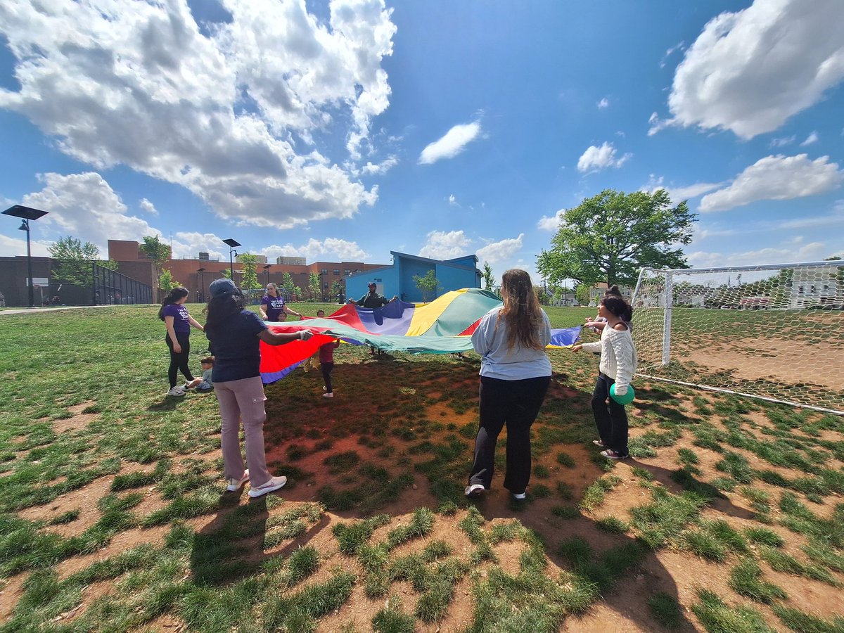 PaulRobesonNBPS's tweet image. Wrapping up Autism Awareness Month @PaulRobesonNBPS with an exciting field day just for our kiddos with Autism. The weather was great,  the activities were engaging and our students were excited. Thank you to our staff that made it possible.  @kalanne02 @CrokerLife @BobbyHammEdu