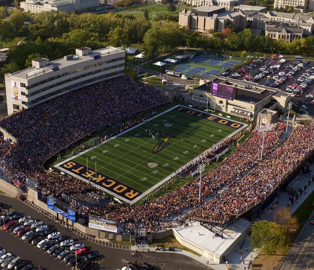 Charlie Fowler (@charliefowler1_) on Twitter photo After a great conversation with <a href="/coachhallett/">Mike Hallett</a> and <a href="/stantonweber/">Coach Stanton Weber</a> I’m excited and grateful to announce I’ve received my first offer from Toledo!
<a href="/ToledoFB/">Toledo Football</a> <a href="/EDGYTIM/">Timothy “EDGYTIM” OHalloran</a> <a href="/AllenTrieu/">Allen Trieu</a> After a great conversation with <a href="/coachhallett/">Mike Hallett</a> and <a href="/stantonweber/">Coach Stanton Weber</a> I’m excited and grateful to announce I’ve received my first offer from Toledo!
<a href="/ToledoFB/">Toledo Football</a> <a href="/EDGYTIM/">Timothy “EDGYTIM” OHalloran</a> <a href="/AllenTrieu/">Allen Trieu</a>