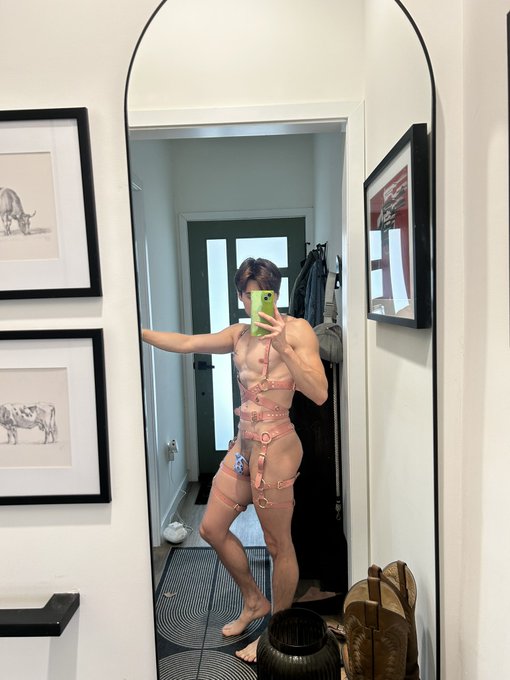 Hmmm 🤔 https://t.co/SkvuVfl0Xu