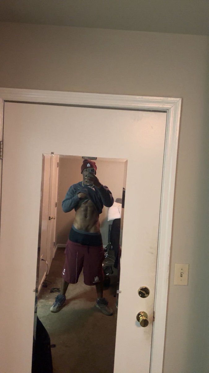 🧎🏾‍♂️ (@jacolbydeshun) on Twitter photo 